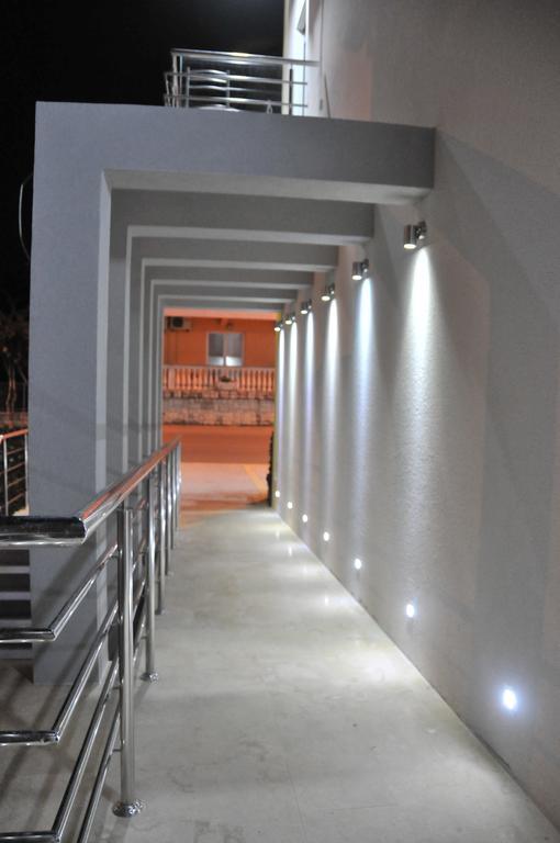 Apartments Ambassador Ulcinj Exterior photo